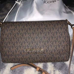 Michael Kors Bags - Michael Kors crossbody bag Michael Kors Bags - Michael Kors crossbody bag